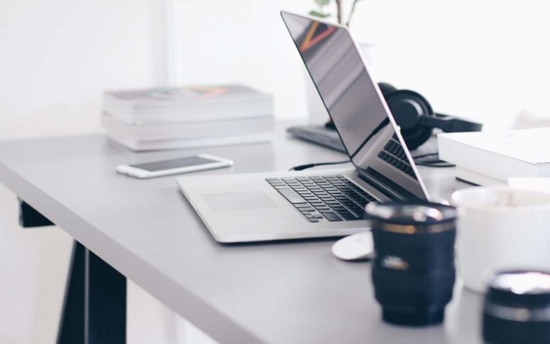 Computer Desk Image